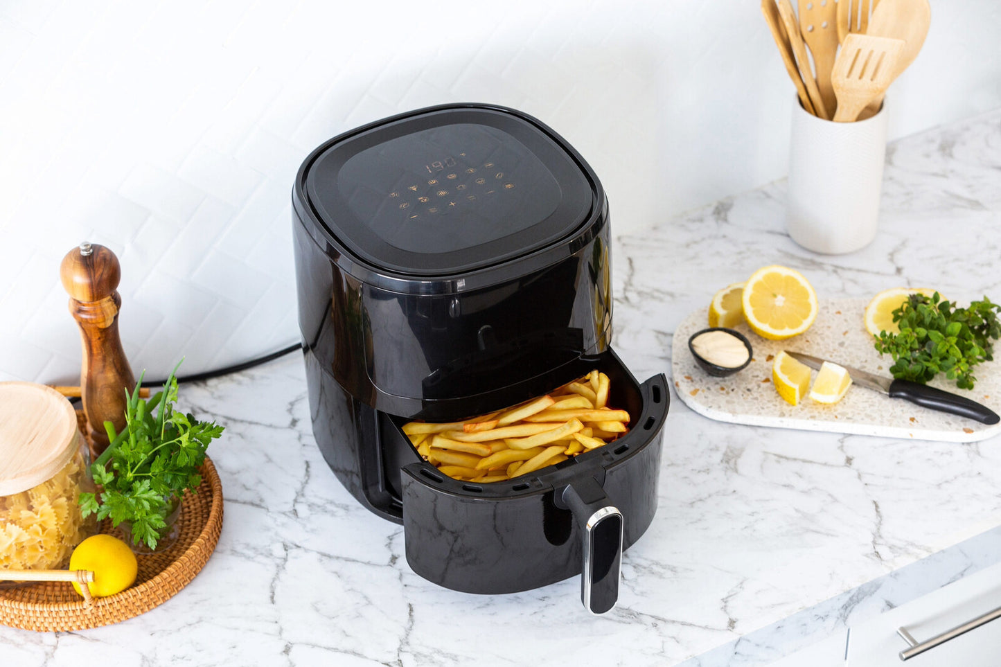 6L Digital Air Fryer w/ 1600W, 200C Cooking & Glass Window